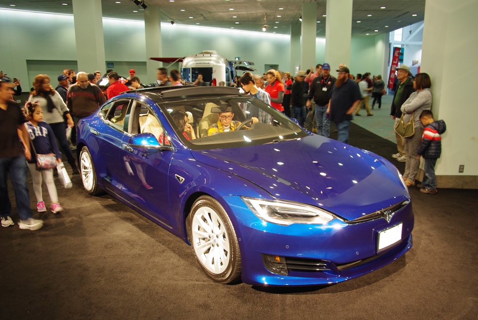 Tesla display