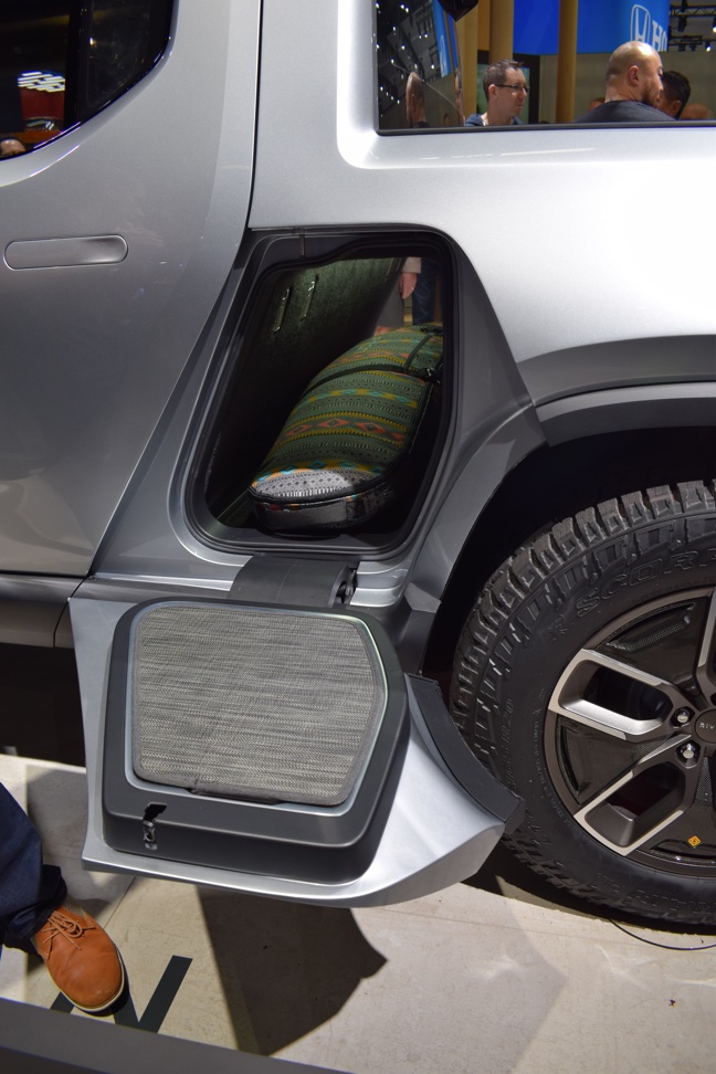 Rivian R1T gear tunnel