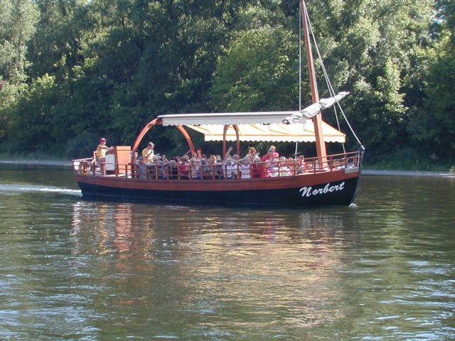 Boat on the Dordogne