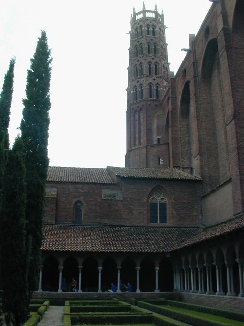 Cloister and tower of Les Jacobins