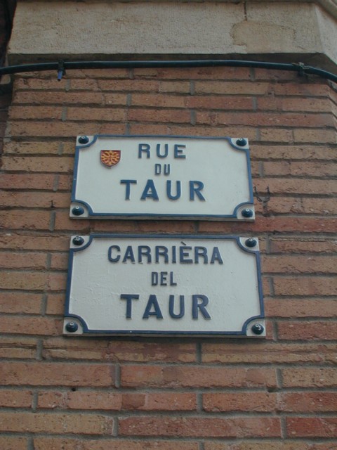 Signs in French and Occitan