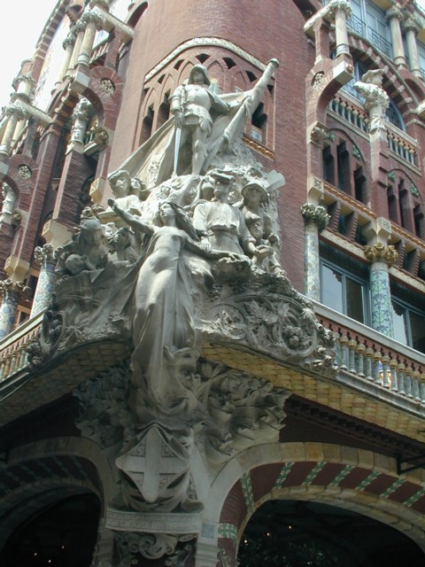 Statue at Palau de la Musicá Catalana